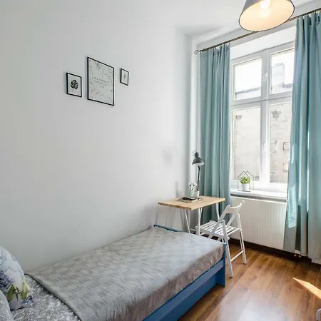 Ohmyhome - Kosciuszki Apartment