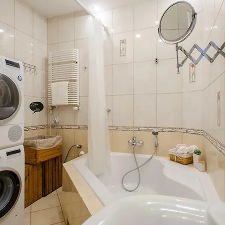 Ohmyhome - Kosciuszki Apartment *